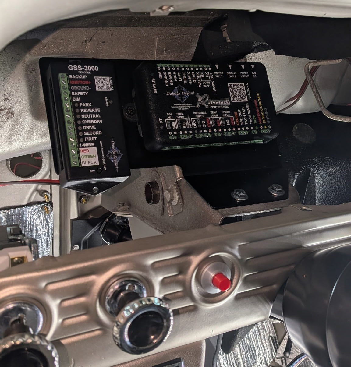Mounting Bracket for Dakota Digital - 60-66 C10