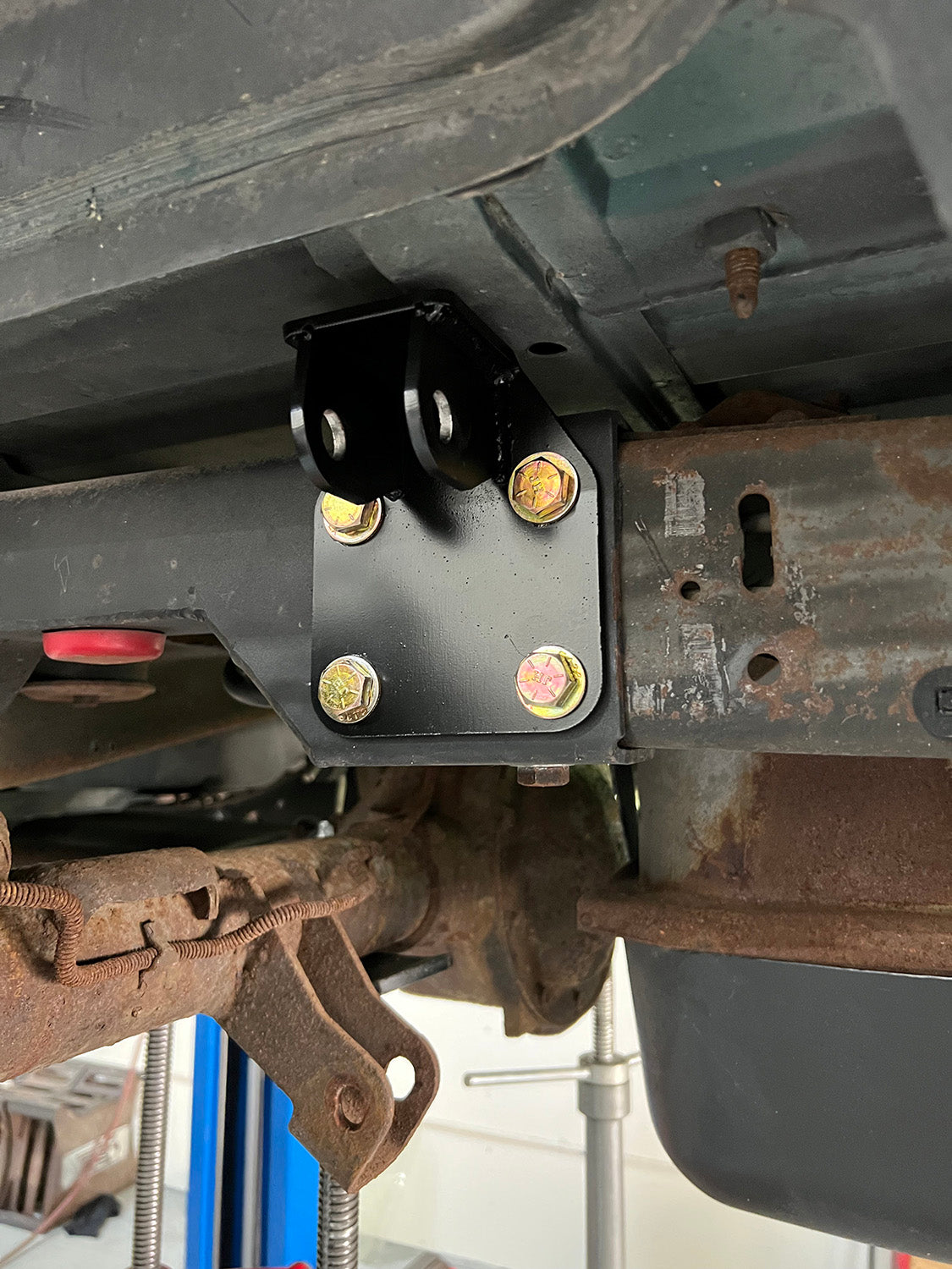 React Rear Coilover Kit - 96-99 2-Door 2wd Tahoe